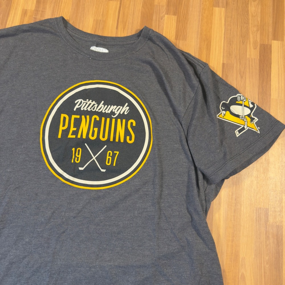 CCM Pittsburgh Penguins T-Shirt Mens XL Grey Graphic NHL Hockey Tee 1967 Logo